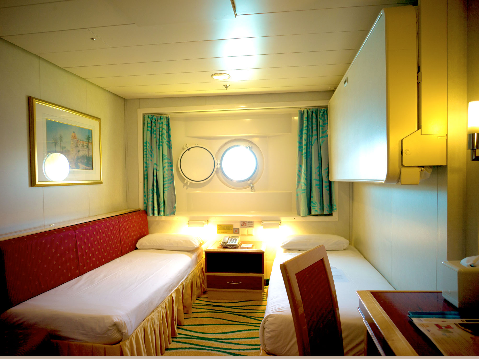 Ocean Stateroom with Porthole - CD